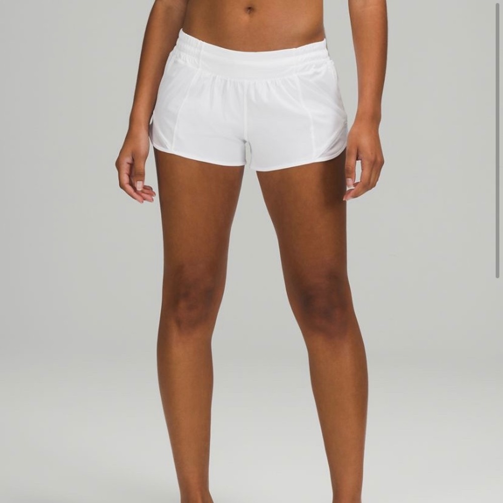 White lululemon hotty hot shots 2.5” size 8